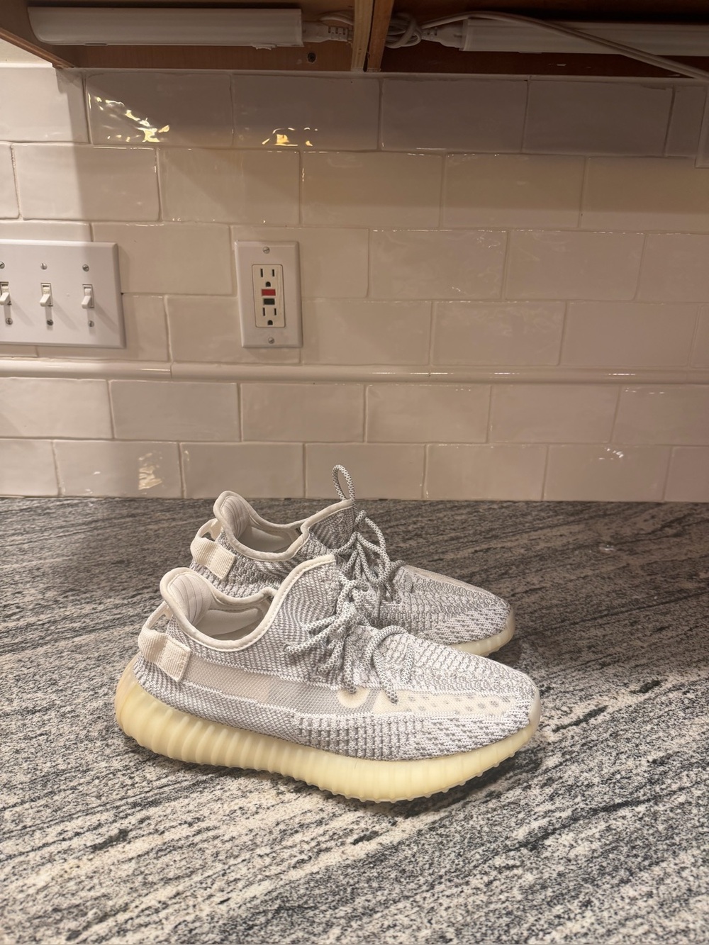 Men’s Adidas Yeezy Boost 350 V2 Static Non Reflective EF2905 Size 7.5/Women's 9